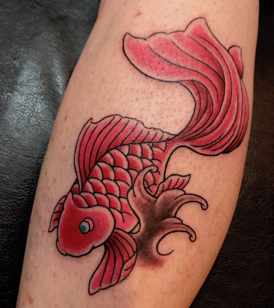 金魚のタトゥー の意味 Goldfish Tattoo | GOOD TIMES INK｜大阪 アメ村のタトゥースタジオ 刺青/Tattoo shop