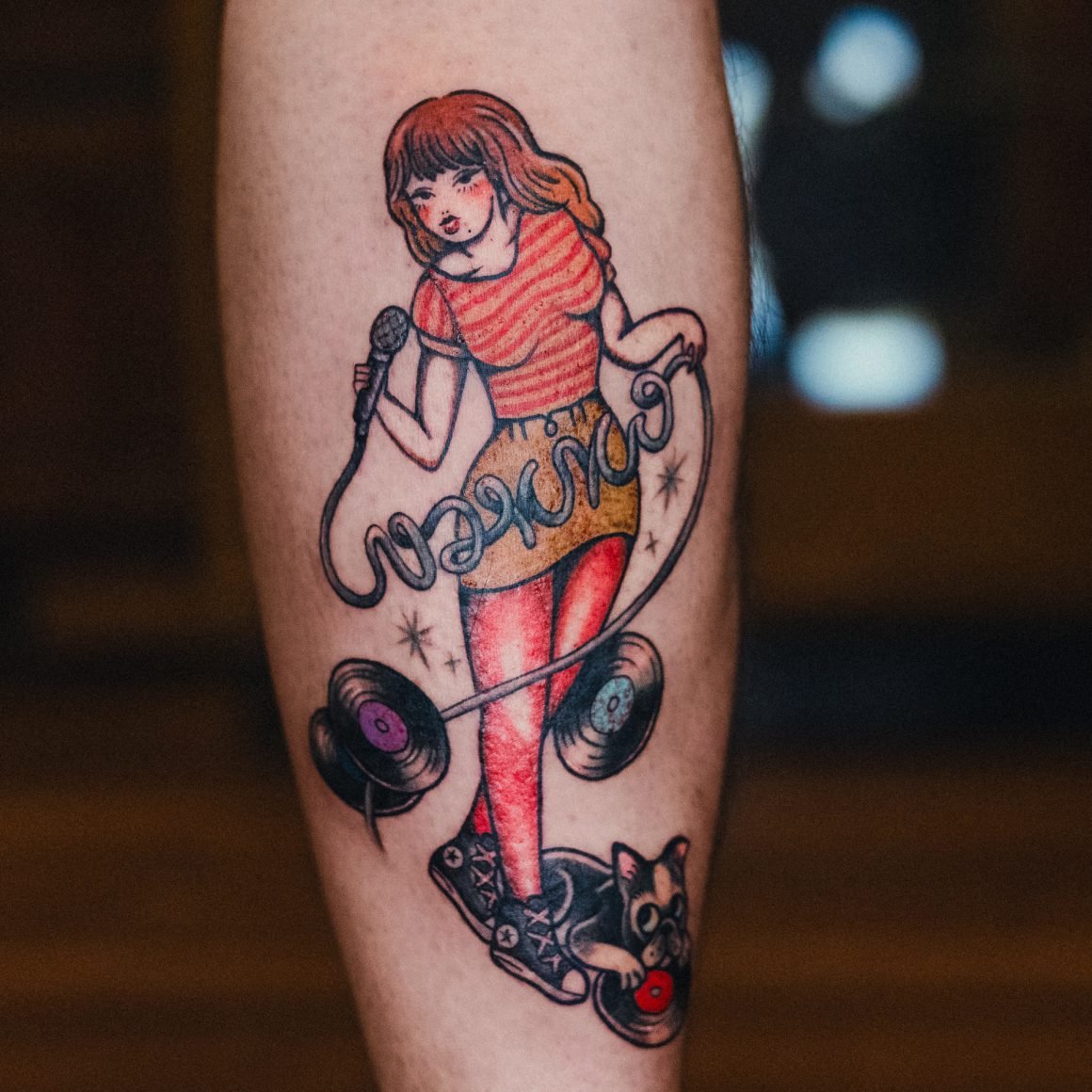 アメリカントラディショナルのピンナップガールタトゥー - GOOD TIMES INK